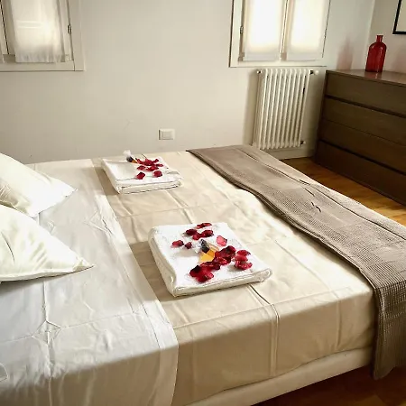 Maison Venitienne Apartment *